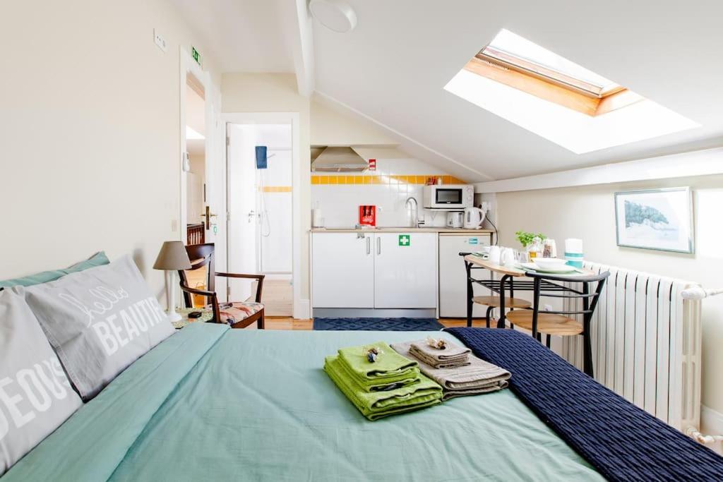 Sky Accommodations Barcelona Studio Coimbra Esterno foto